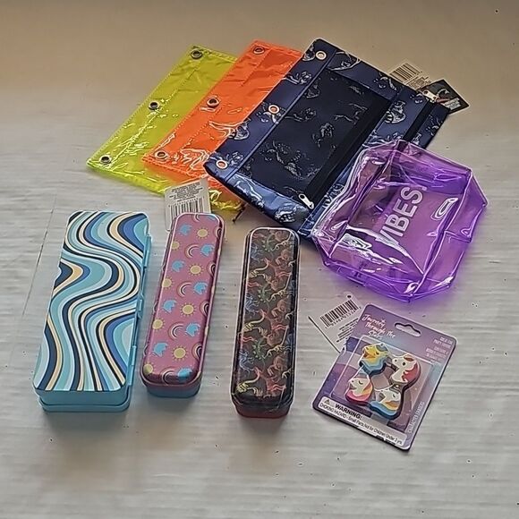 Assorted schoo/art supplies- 3 binder pouches 4 pencil cases 1 set erasers - Picture 1 of 10